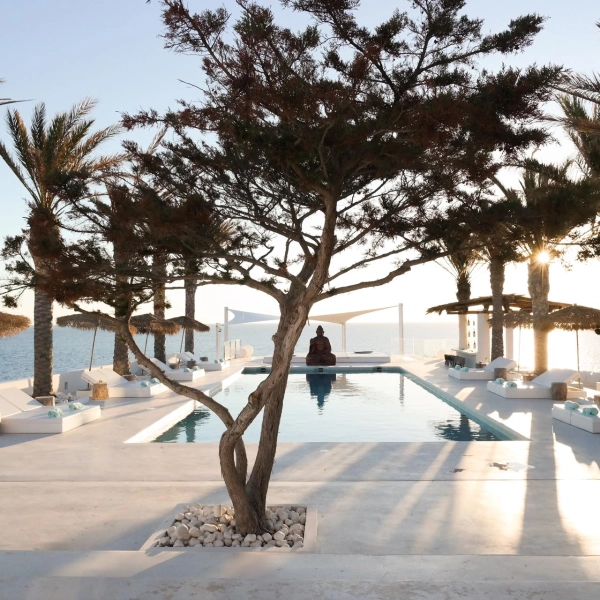 LUXURY-VILLA-RENTALS